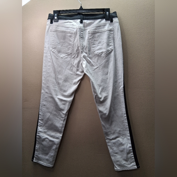 NWOT New York & Company SITS AT LOWER WAIST  Skinny Jeans - Picture 8 of 8